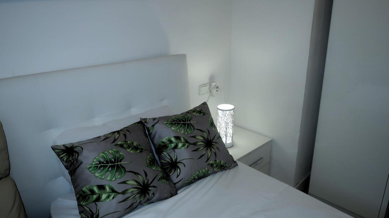 Entire Apartment , 2 Bedrooms Newly Remodeled Center Sitges Barcelona Exterior photo